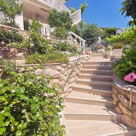 In 45914 Apartman Dramalj