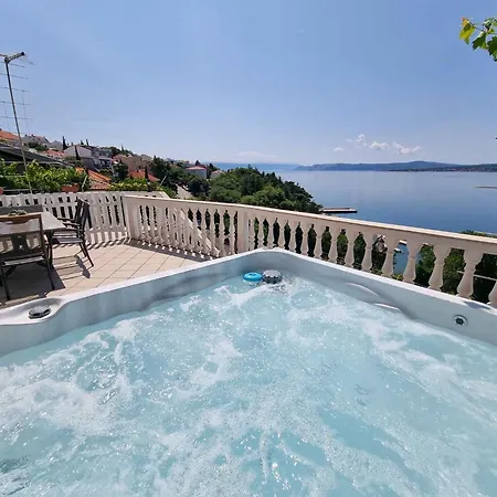 In 45914 Apartman Dramalj