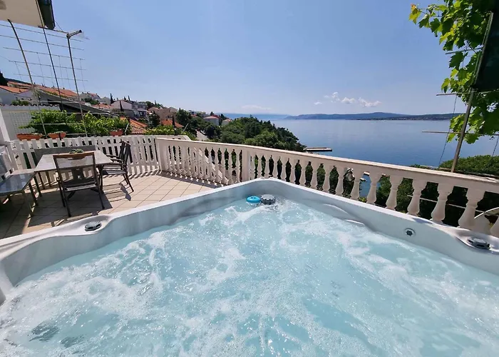 In 45914 Daire Dramalj